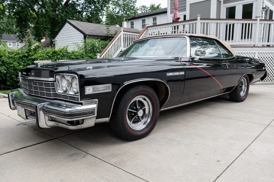 1975 Buick LeSabre - Image 2 of 31