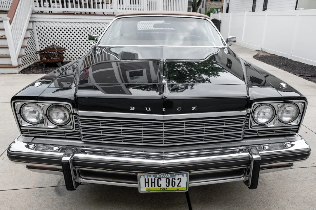 1975 Buick LeSabre - Image 11 of 31