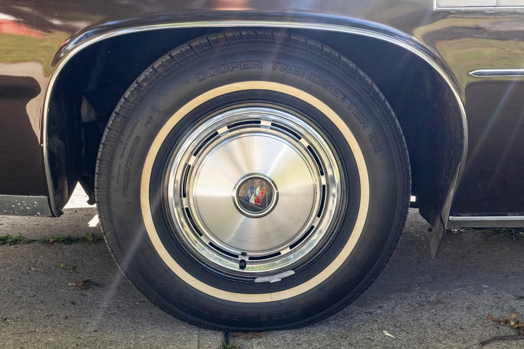 1975 Buick LeSabre - Image 30 of 31
