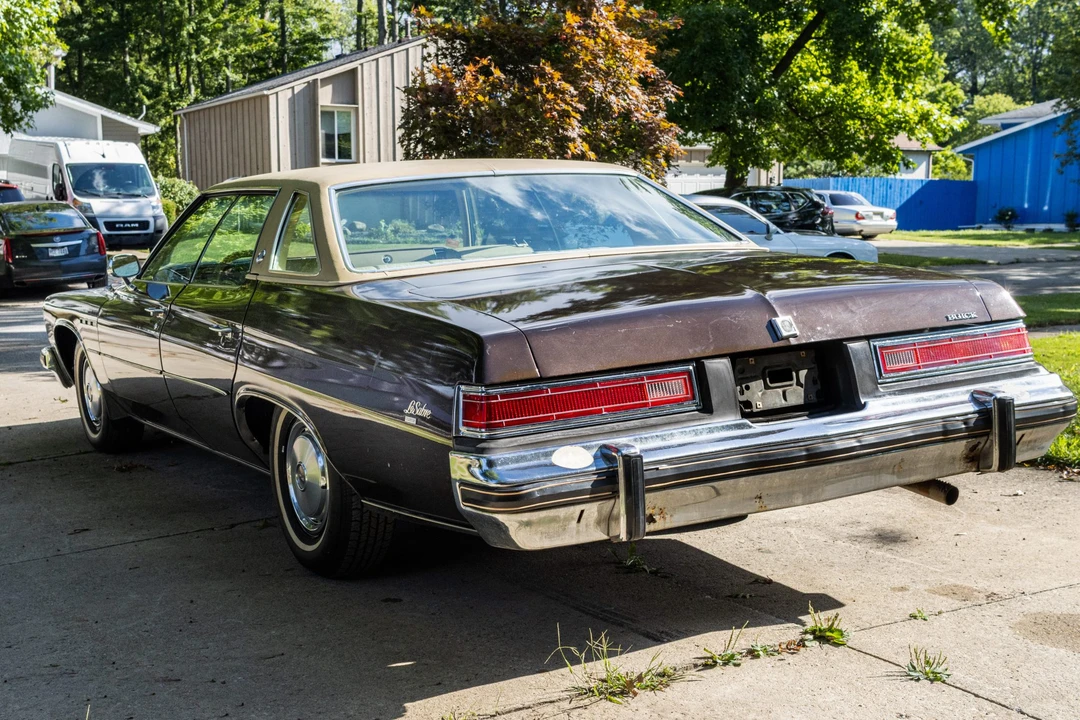 1975 Buick LeSabre - Image 4 of 31