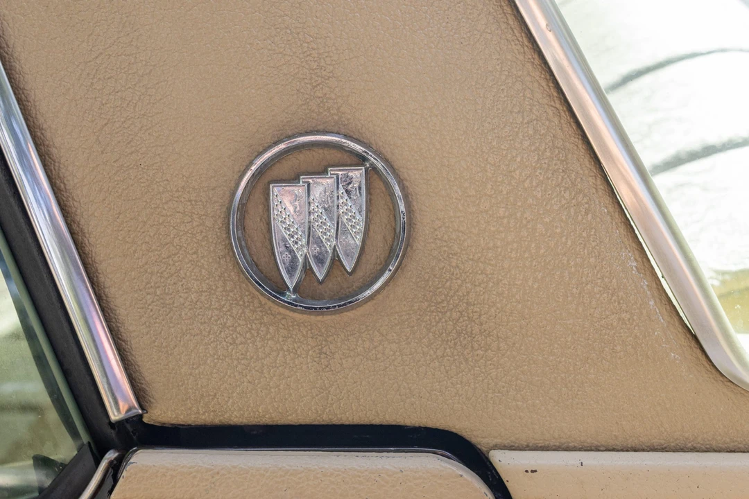 1975 Buick LeSabre - Image 19 of 31