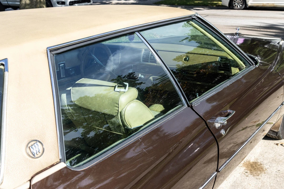 1975 Buick LeSabre - Image 27 of 31