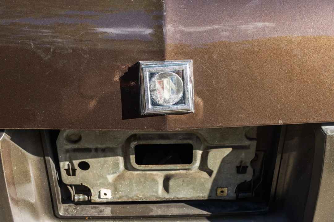 1975 Buick LeSabre - Image 18 of 31