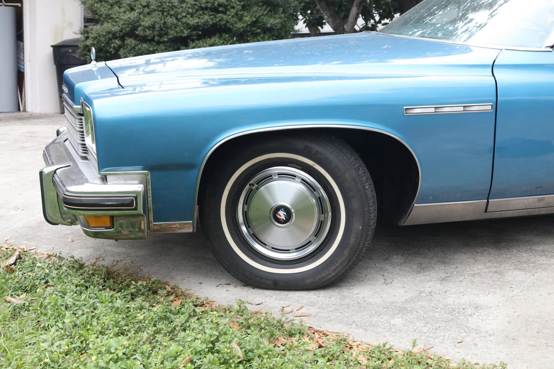1975 Buick LeSabre - Image 26 of 31
