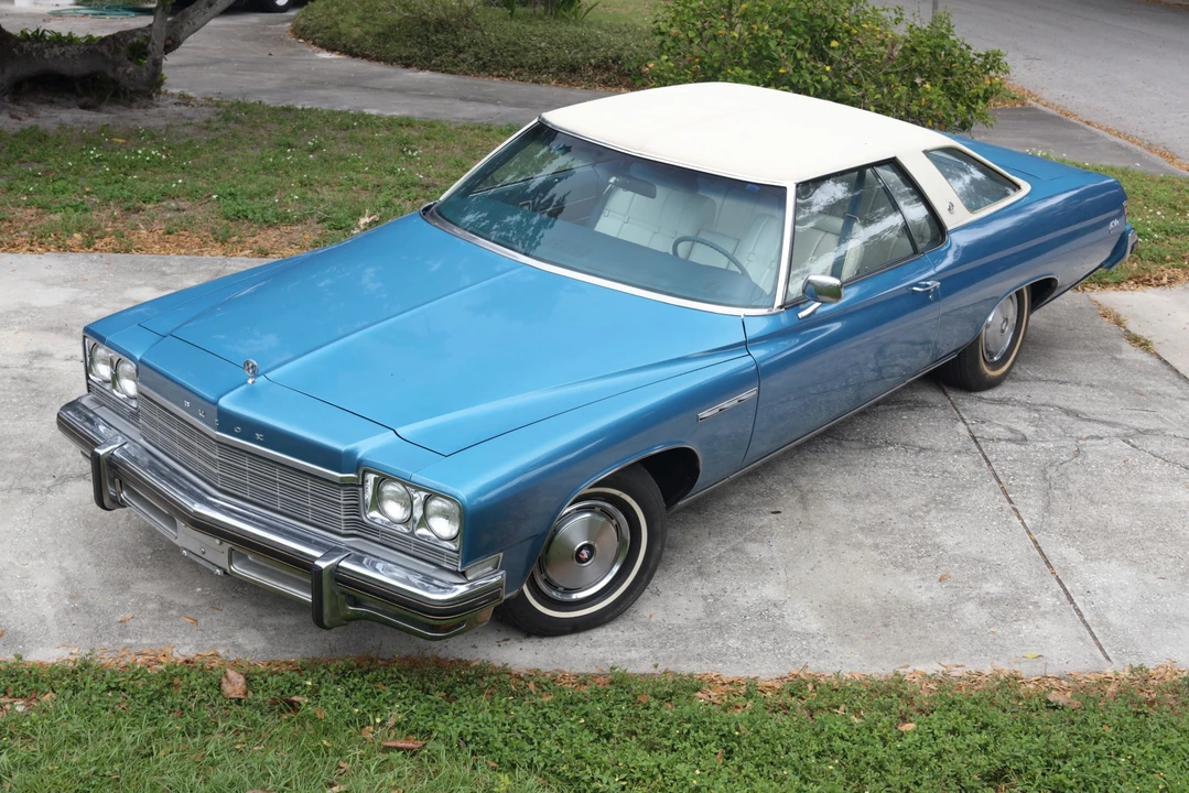 1975 Buick LeSabre - Image 16 of 31