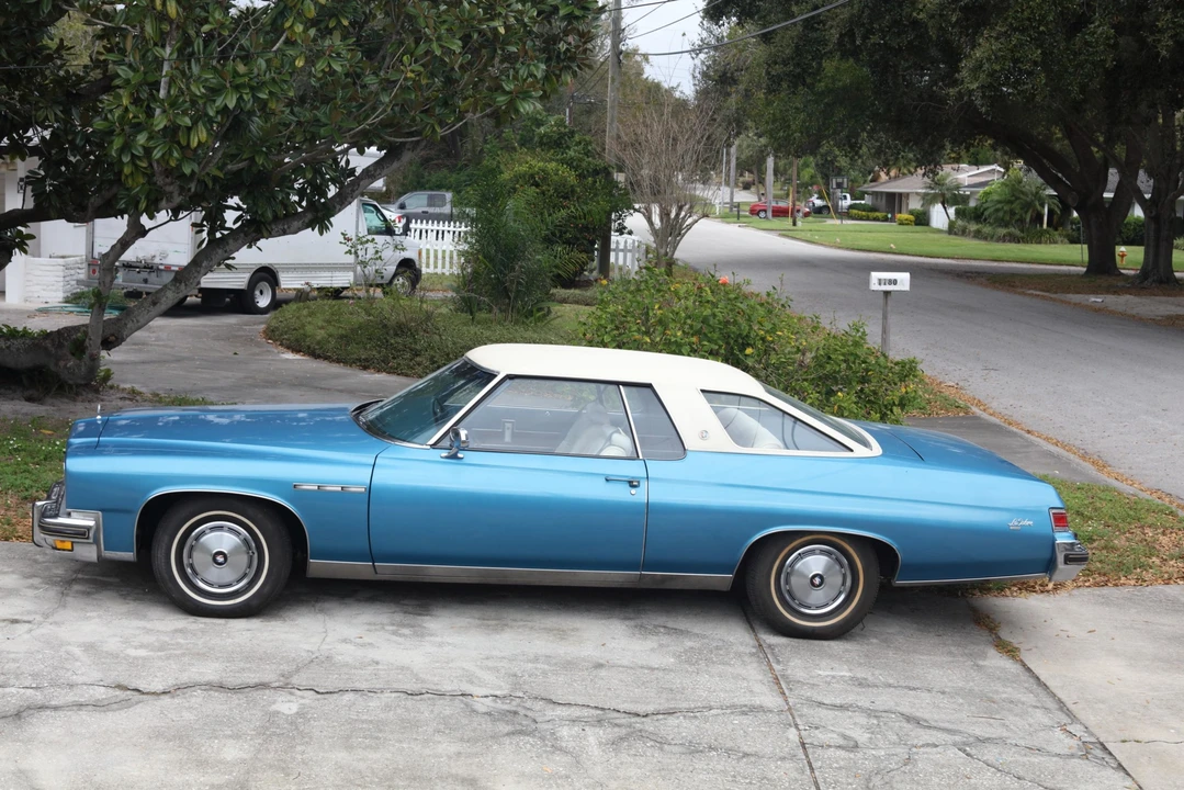 1975 Buick LeSabre - Image 17 of 31