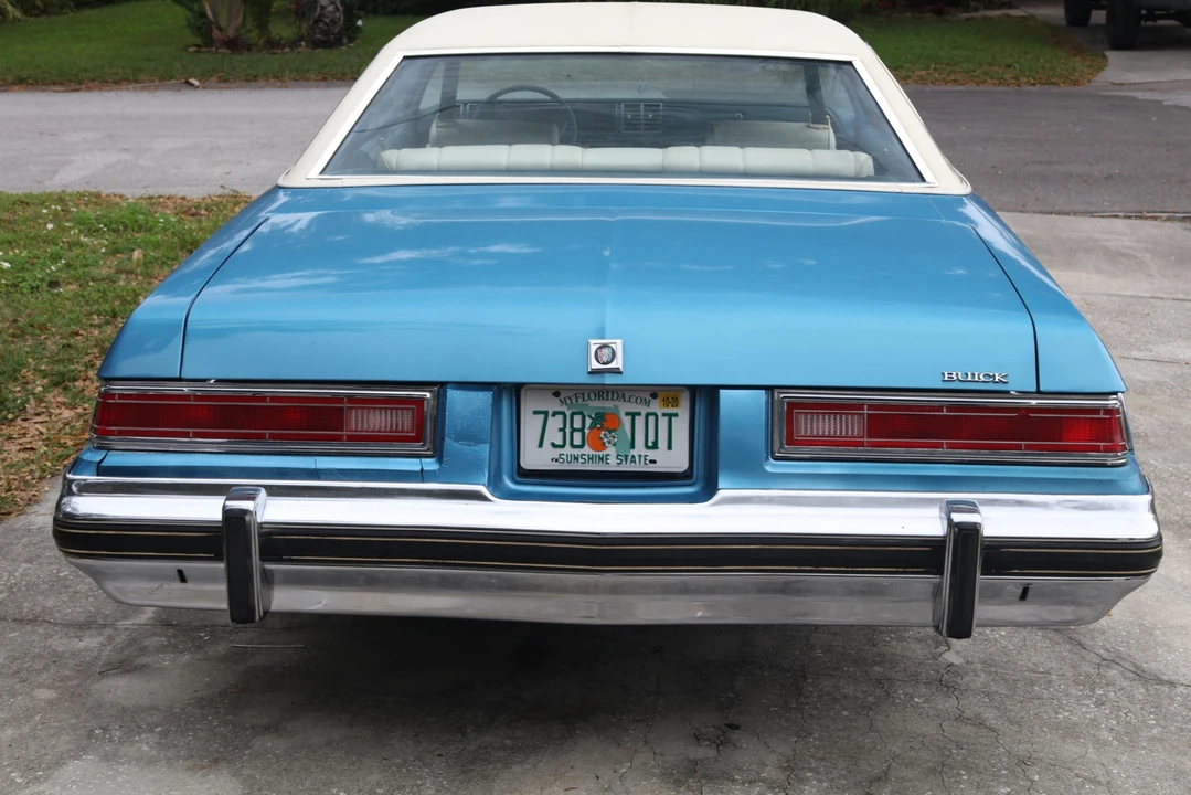 1975 Buick LeSabre - Image 19 of 31