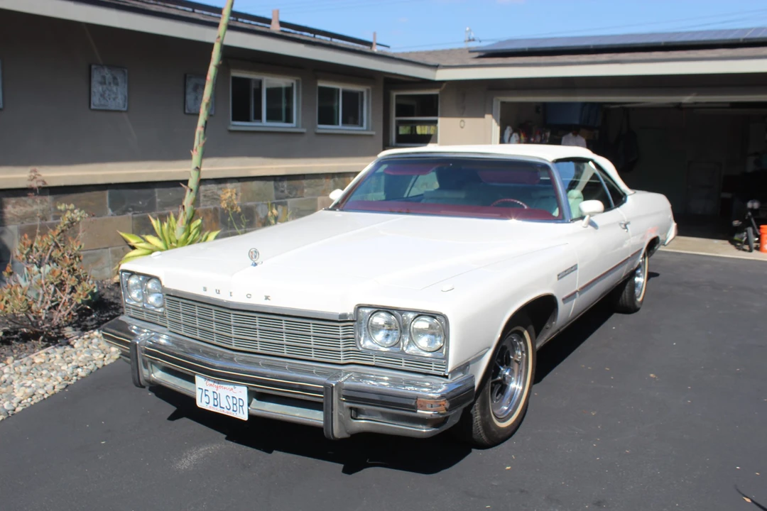 1975 Buick LeSabre - Image 17 of 31