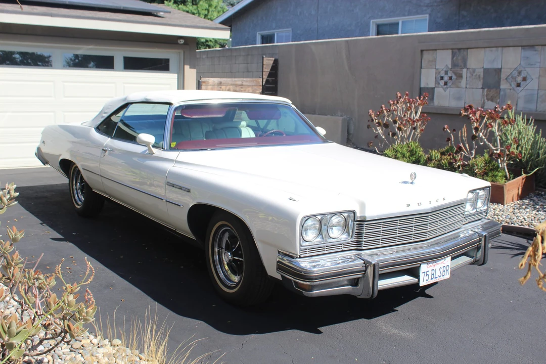 1975 Buick LeSabre - Image 13 of 31