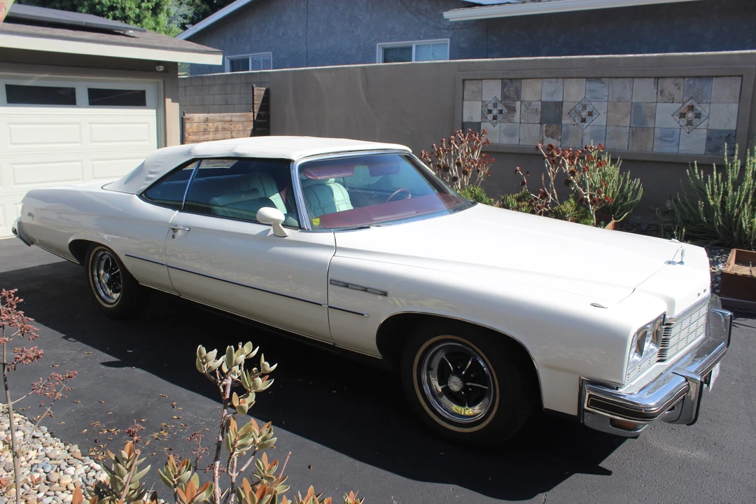 1975 Buick LeSabre - Image 12 of 31