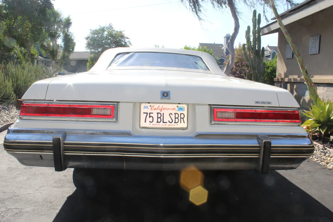 1975 Buick LeSabre - Image 23 of 31