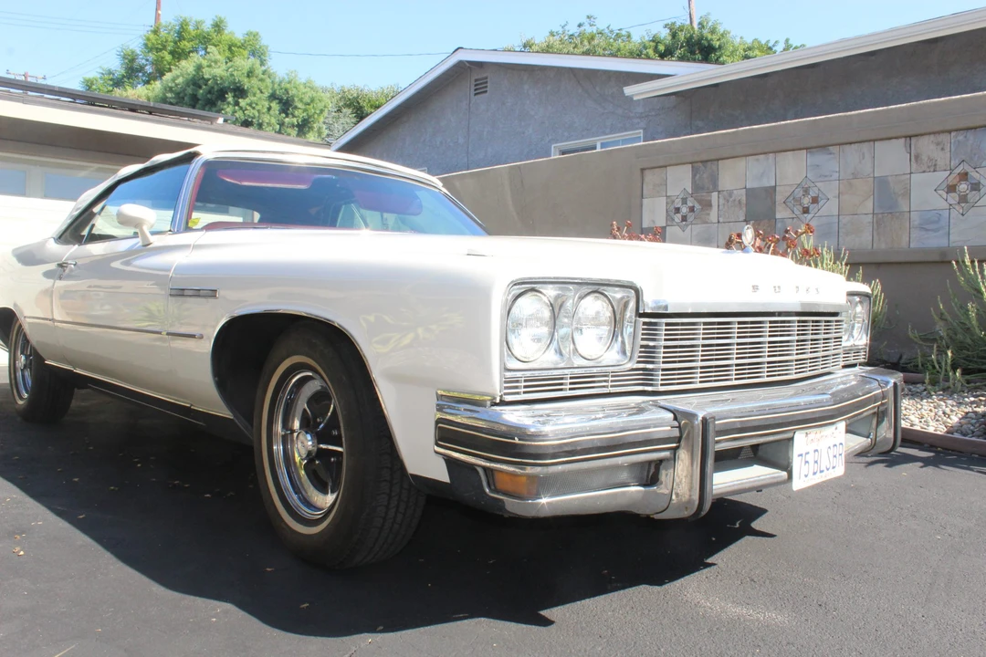 1975 Buick LeSabre - Image 26 of 31
