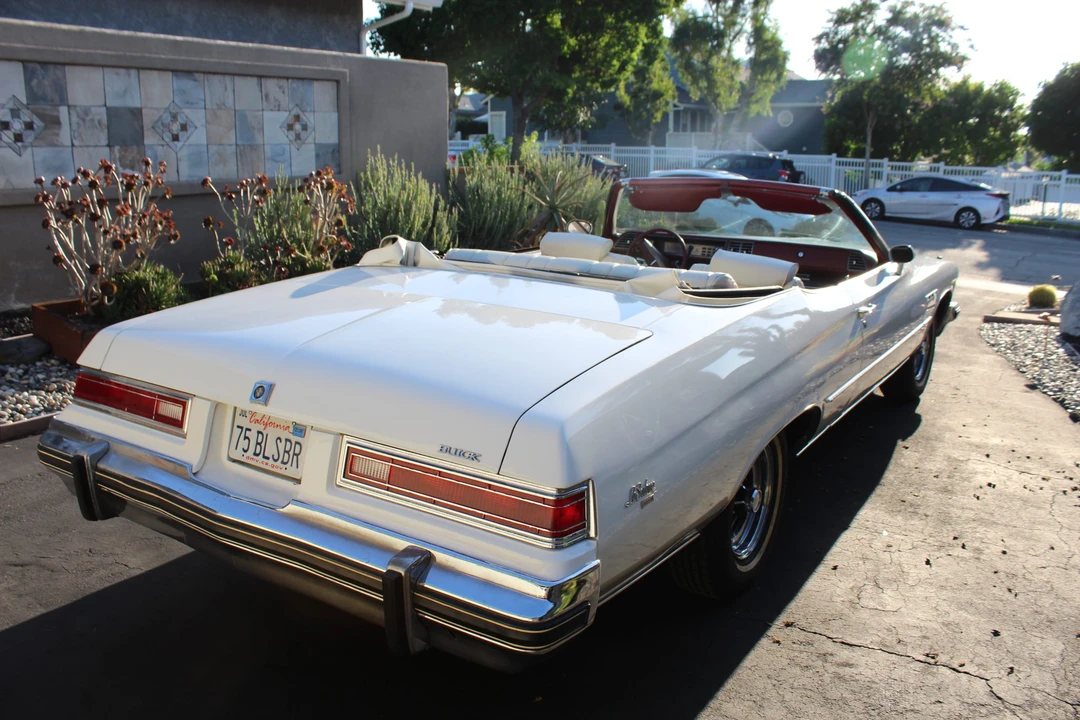 1975 Buick LeSabre - Image 10 of 31