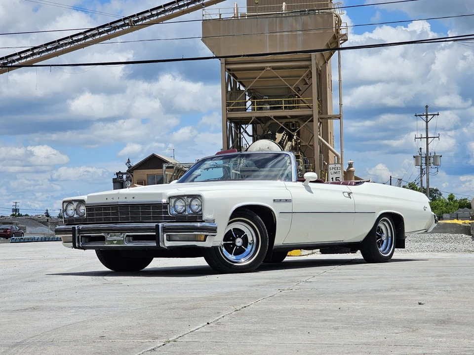 1975 Buick LeSabre - Image 2 of 31