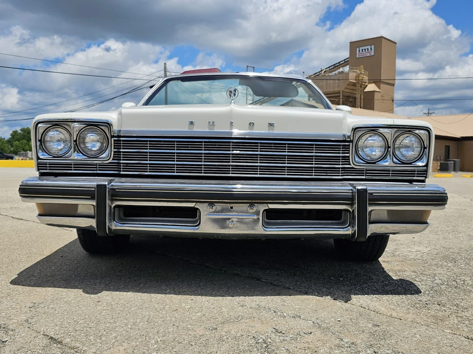 1975 Buick LeSabre - Image 16 of 31