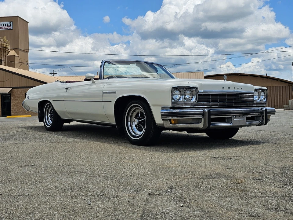 1975 Buick LeSabre - Image 14 of 31