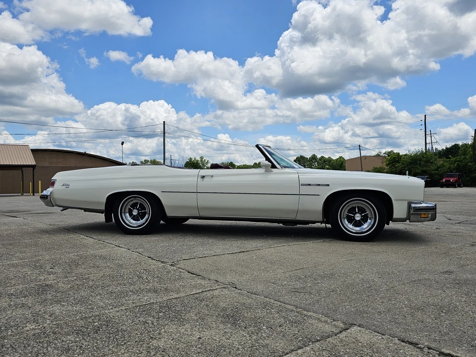 1975 Buick LeSabre - Image 12 of 31