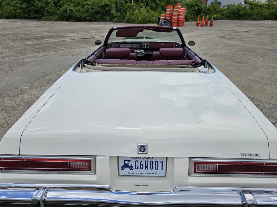 1975 Buick LeSabre - Image 23 of 31