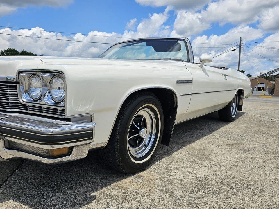1975 Buick LeSabre - Image 22 of 31