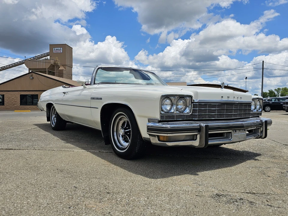 1975 Buick LeSabre - Image 15 of 31