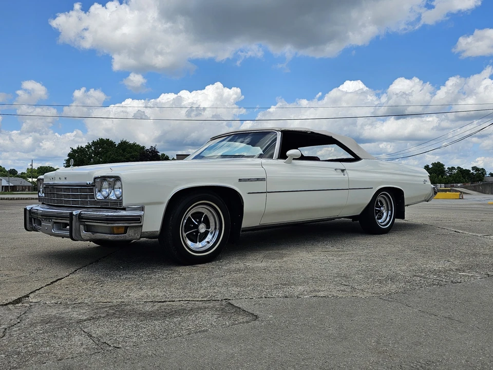 1975 Buick LeSabre - Image 17 of 31