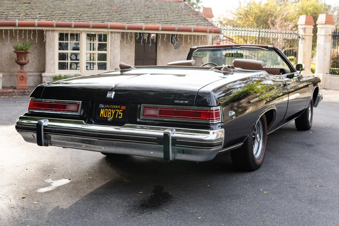 1975 Buick LeSabre - Image 17 of 31