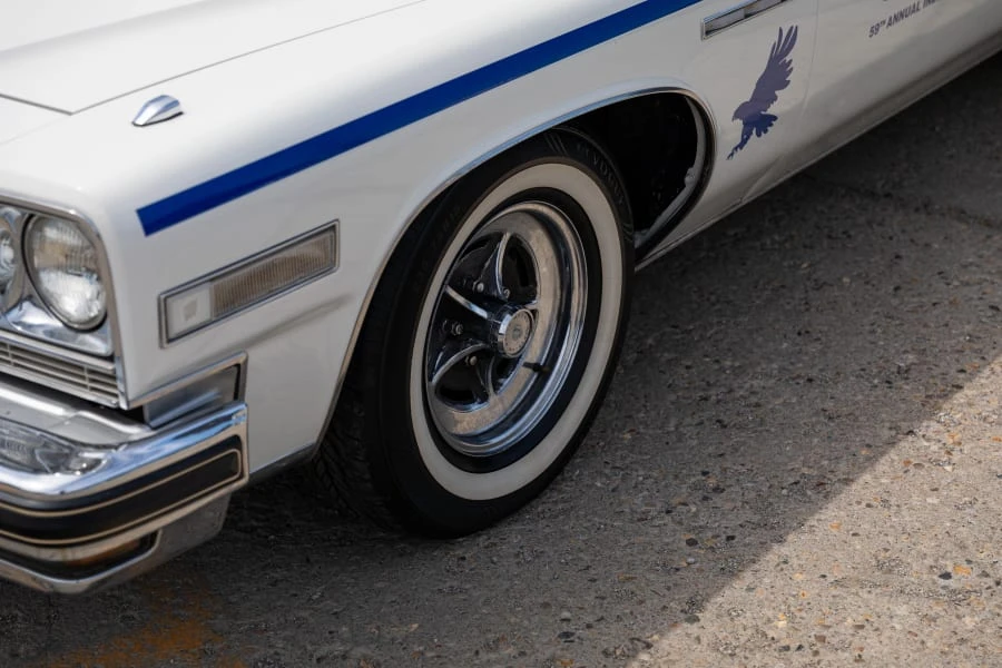1975 Buick LeSabre - Image 13 of 31