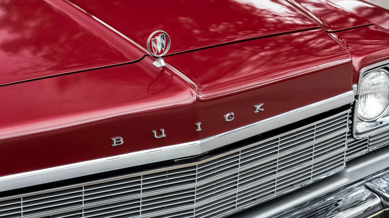 1975 Buick LeSabre - Image 12 of 31