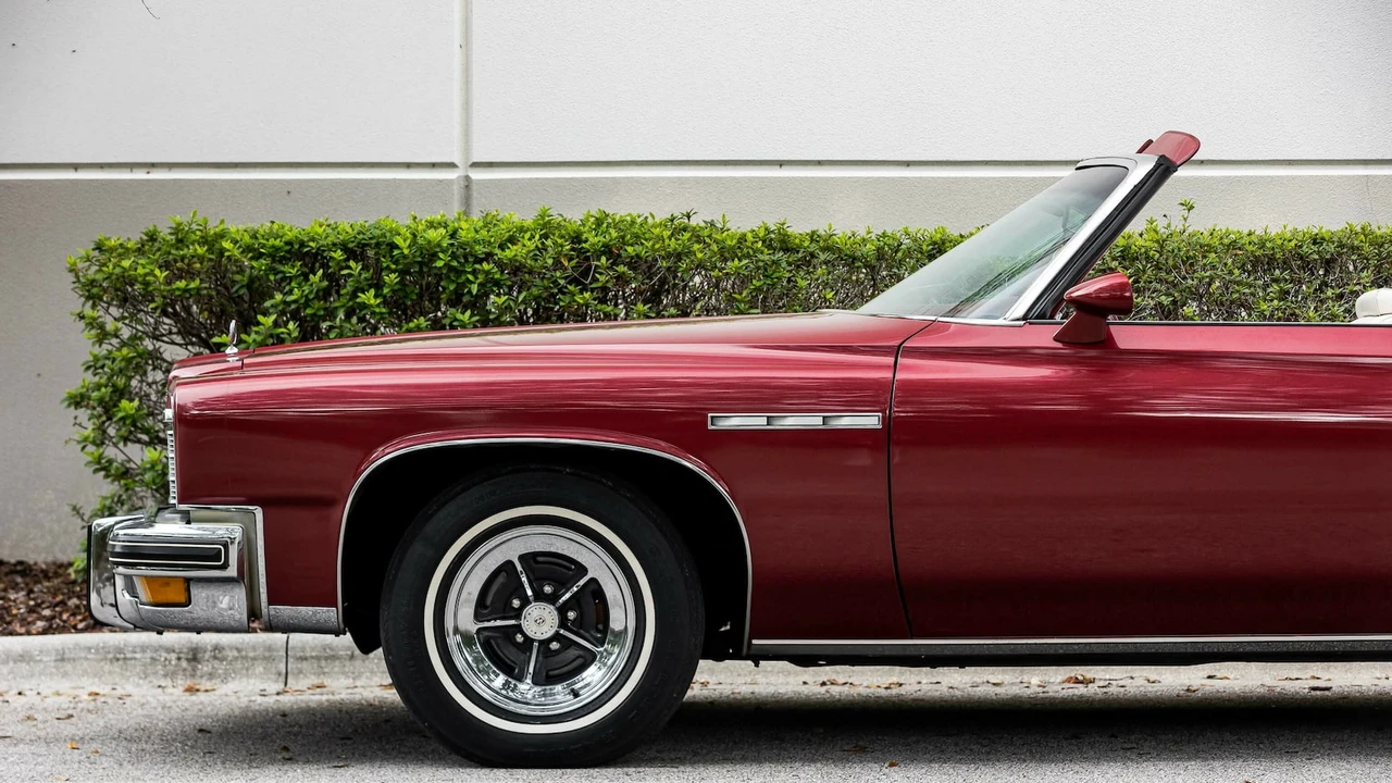 1975 Buick LeSabre - Image 14 of 31
