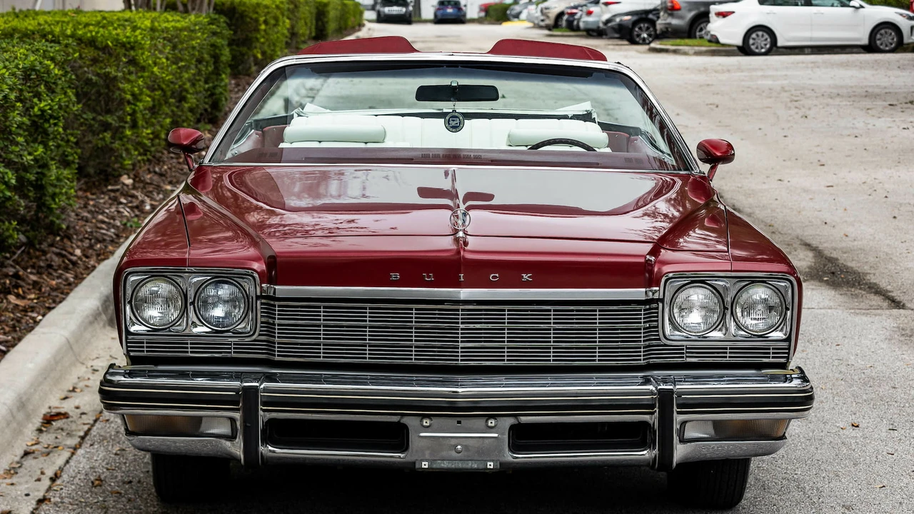 1975 Buick LeSabre - Image 16 of 31
