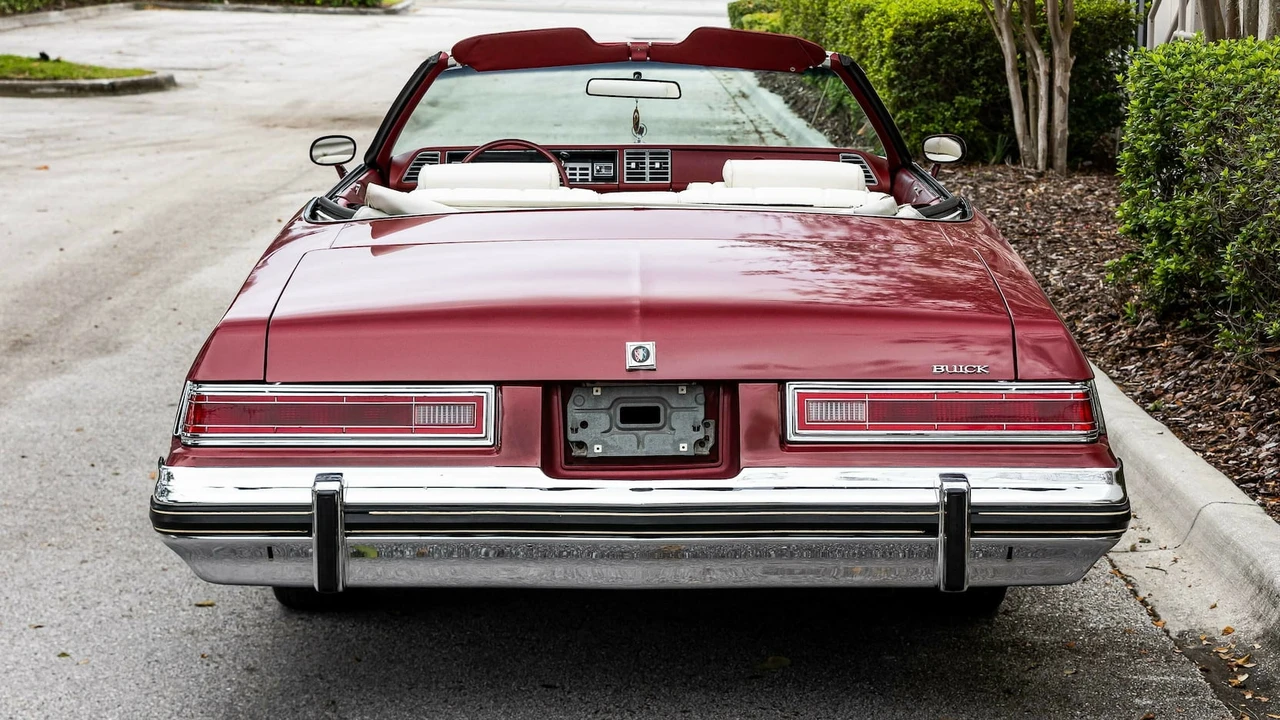 1975 Buick LeSabre - Image 17 of 31