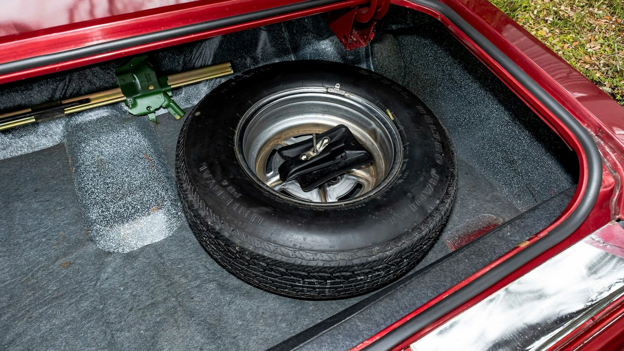 1975 Buick LeSabre - Image 19 of 31