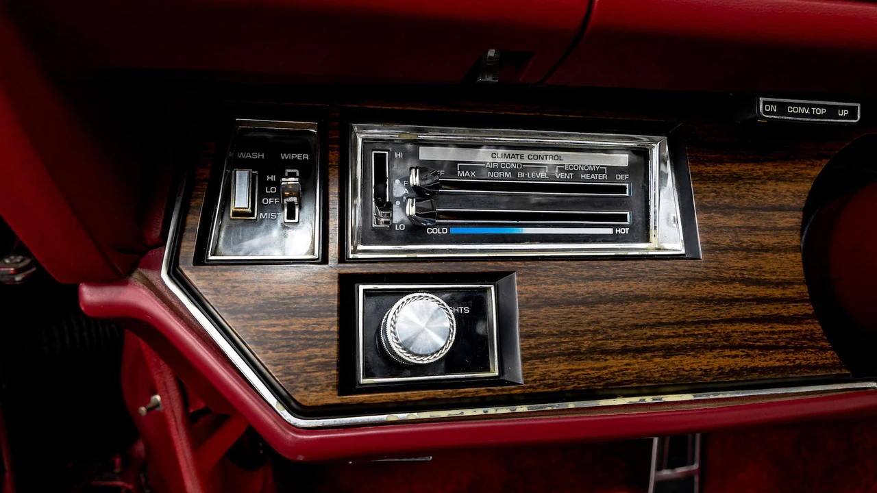1975 Buick LeSabre - Image 23 of 31