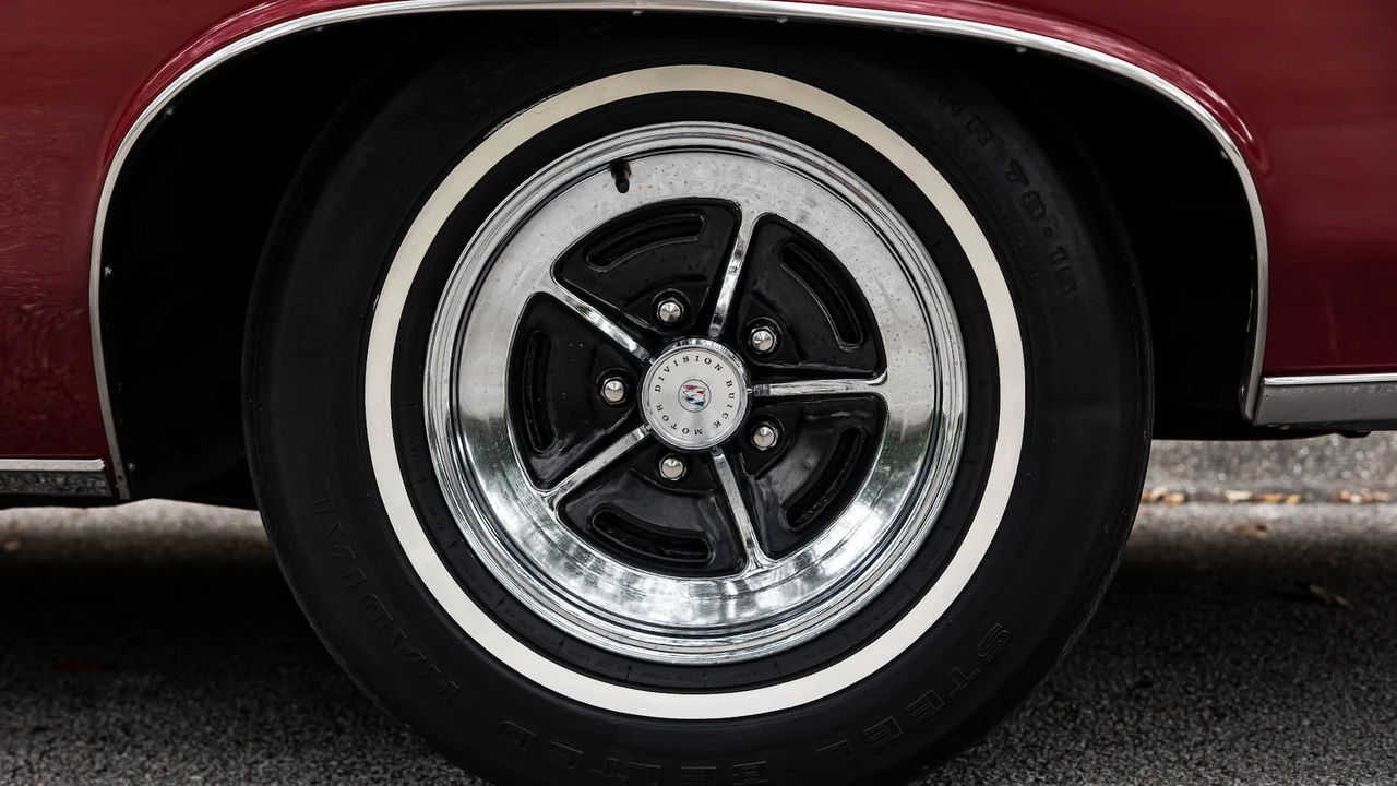 1975 Buick LeSabre - Image 29 of 31