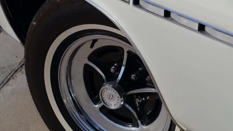 1975 Buick LeSabre - Image 10 of 12