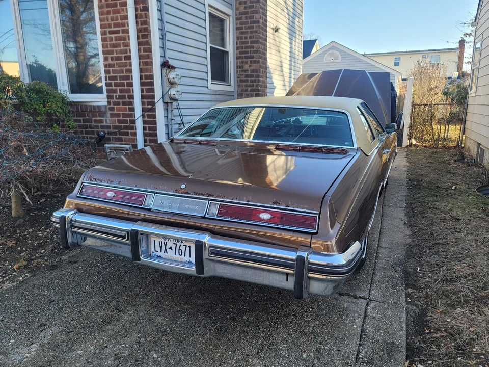 1975 Buick Riviera 4th-7th Gen - Image 8 of 13
