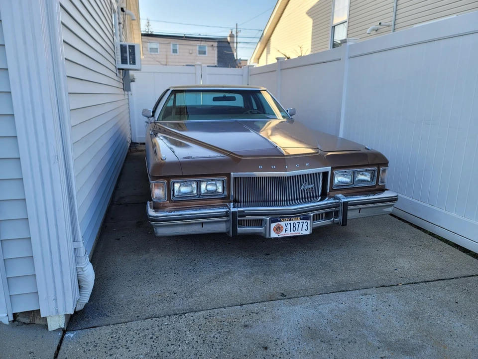 1975 Buick Riviera 4th-7th Gen - Image 5 of 13