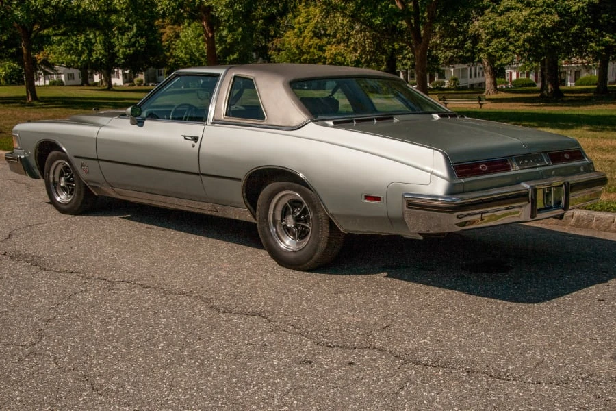 1975 Buick Riviera 4th-7th Gen - Image 2 of 8
