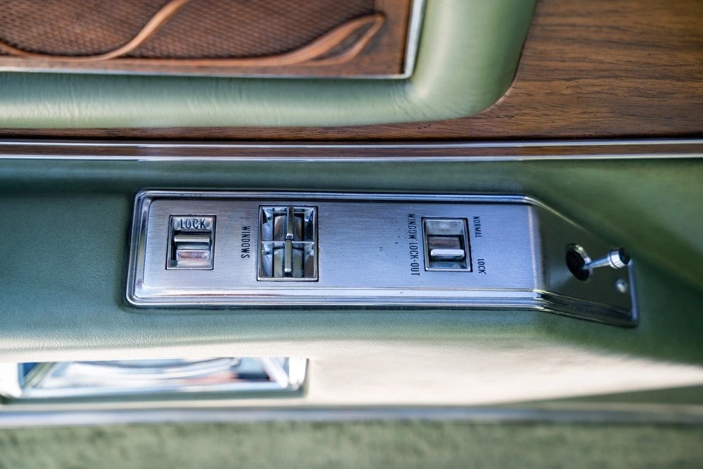 1975 Cadillac Eldorado 9th Gen - Image 17 of 21