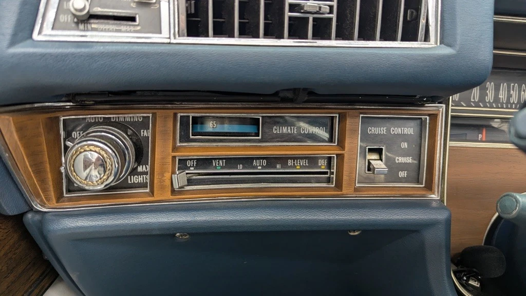 1975 Cadillac Eldorado 9th Gen - Image 24 of 31