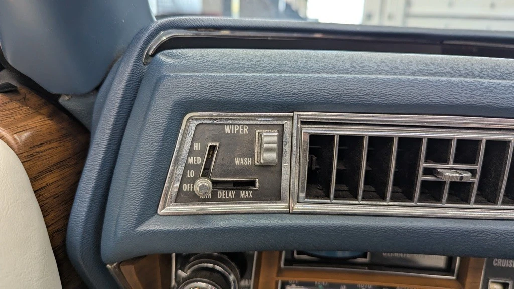 1975 Cadillac Eldorado 9th Gen - Image 23 of 31