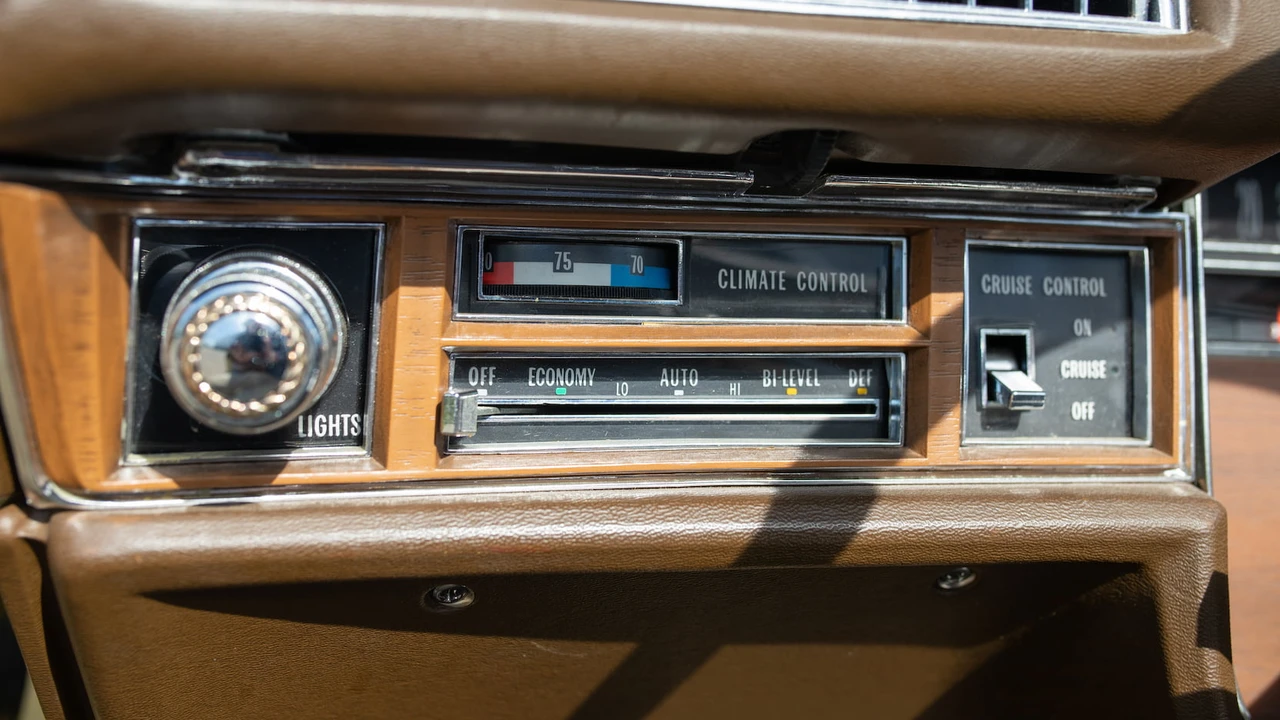 1975 Cadillac Eldorado 9th Gen - Image 16 of 29