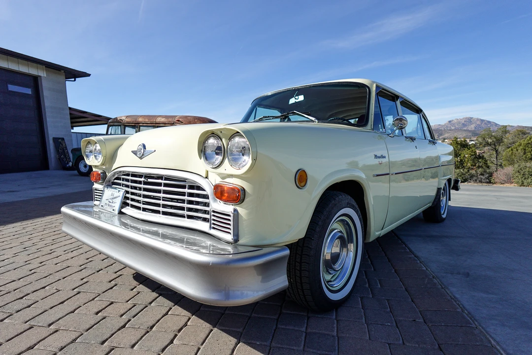 1975 Checker - Image 8 of 31