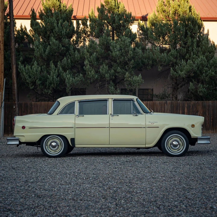 1975 Checker - Image 4 of 31