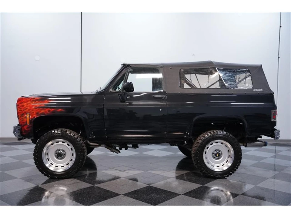 1975 Chevrolet K5 Blazer 2nd Gen - Image 2 of 31