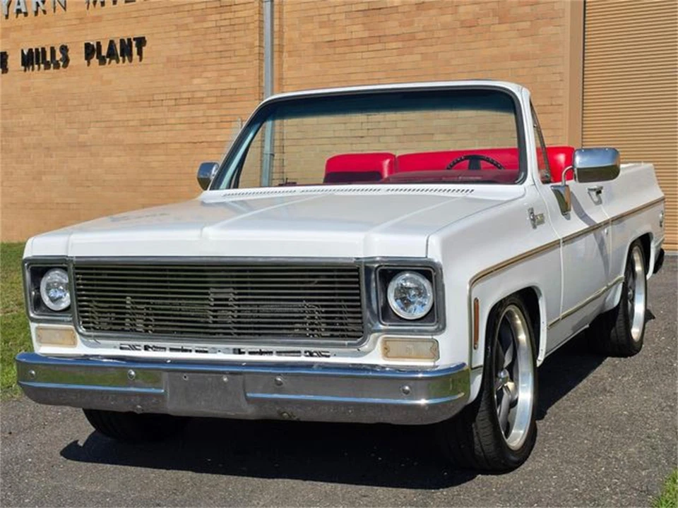 1975 Chevrolet K5 Blazer 2nd Gen - Image 2 of 31