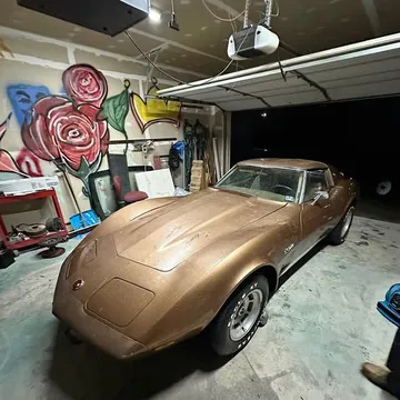 1975 Chevrolet Corvette Stingray Coupe 2D