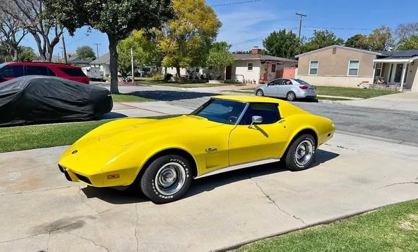 1975 Chevrolet Corvette Stingray Coupe 2D