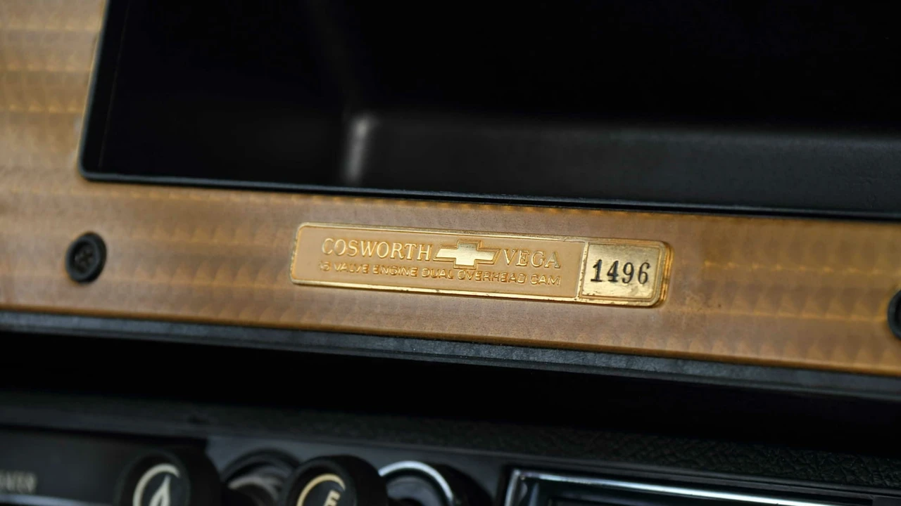 1975 Chevrolet Vega - Image 17 of 24
