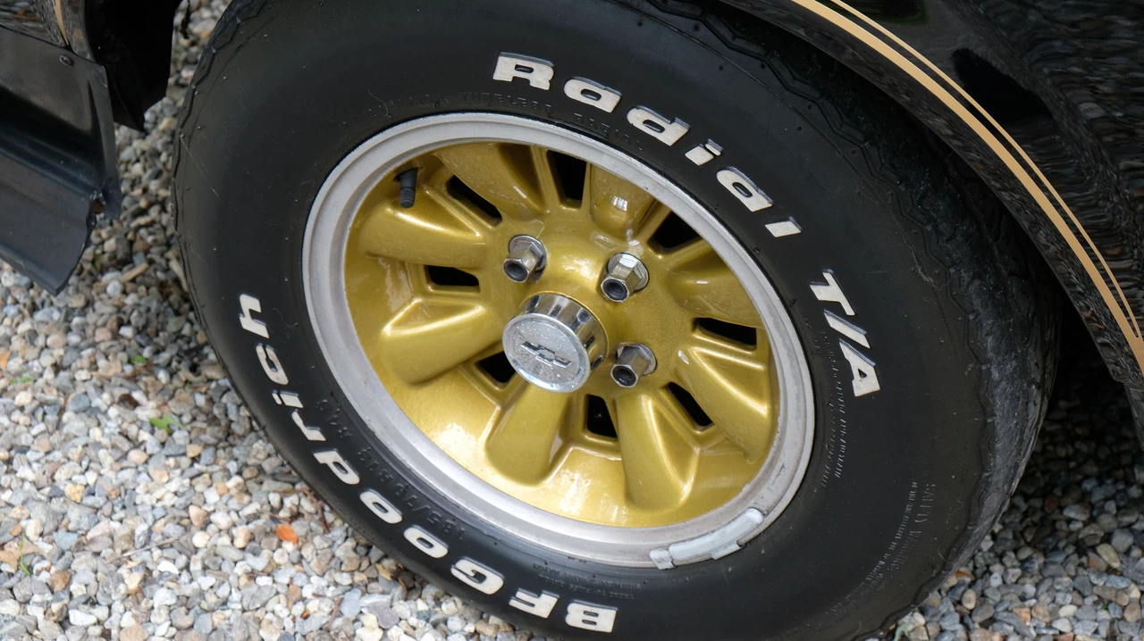 1975 Chevrolet Vega - Image 15 of 28